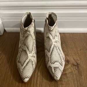 Franco sarto boots in sizes 7.5 in Beige